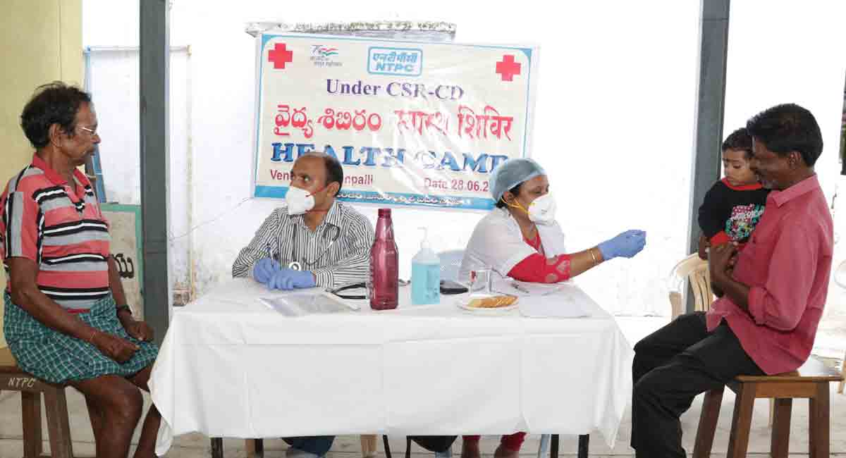 Peddapalli: NTPC organises free medical camp in Kundanapalli village
