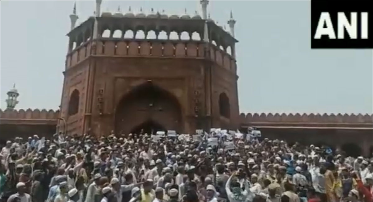 Protest erupts outside Jama Masjid demanding Nupur Sharma’s arrest