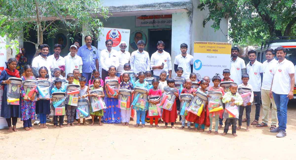Khammam: KYA distributes school kits to students in government schools