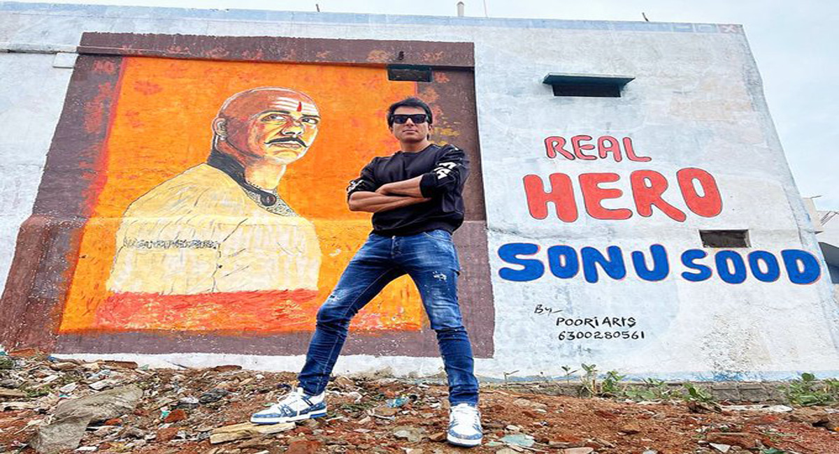 Inspired by Sonu Sood’s humanitarian act, Hyderabad-based artist paints actor’s mural