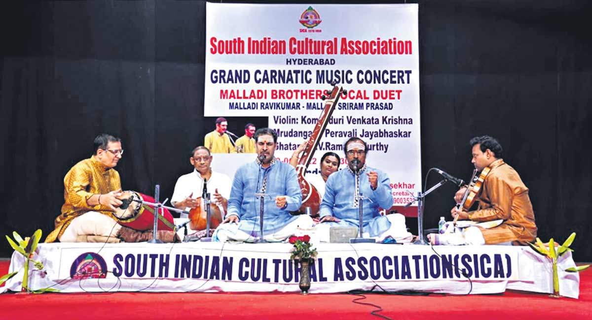Hyderabad: Malladi Brothers enthral listeners at SICA event