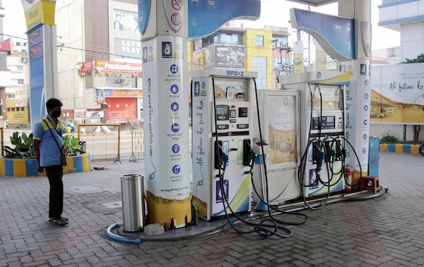 Fuel outlets face diesel shortage in Hyderabad
