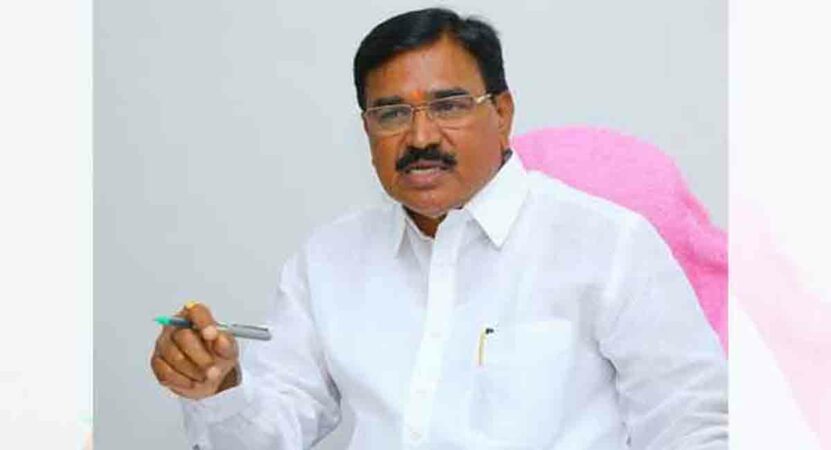 Niranjan Reddy lashes out at Bandi over his letter to CM KCR