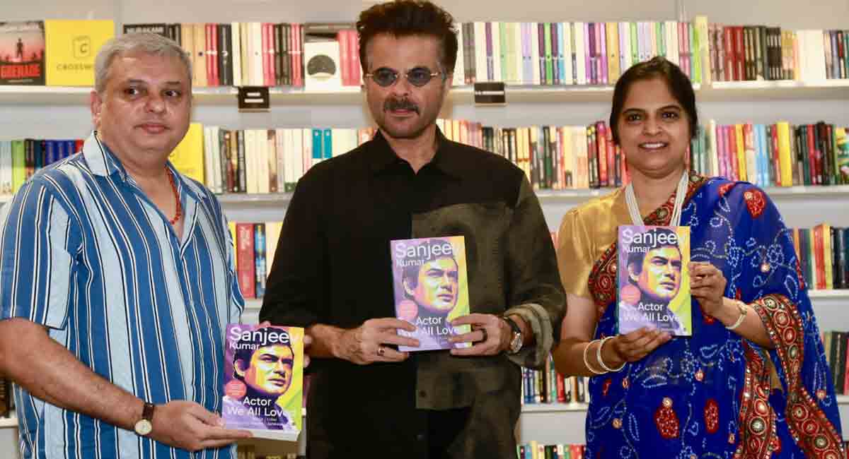 Anil Kapoor launches book on Sanjeev Kumar on his birthday
