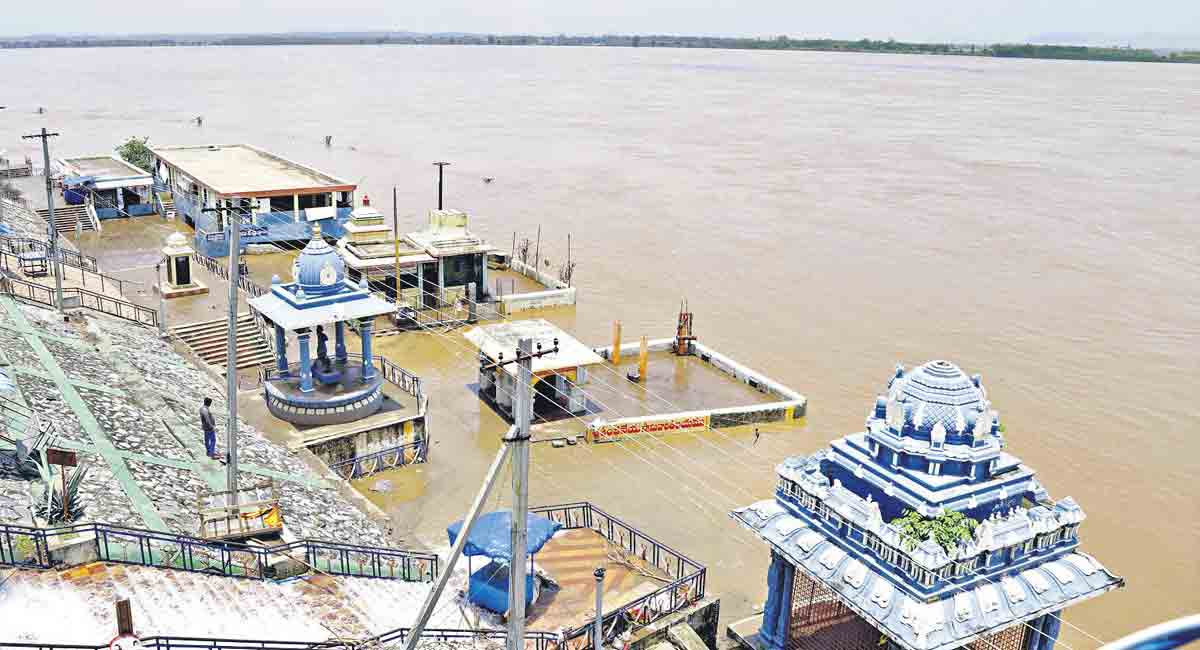 Flood situation easing in Bhadrachalam