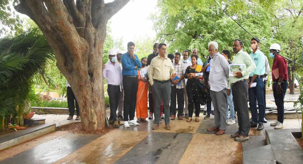 Special Chief Secretary inspects Gandipet beautification works