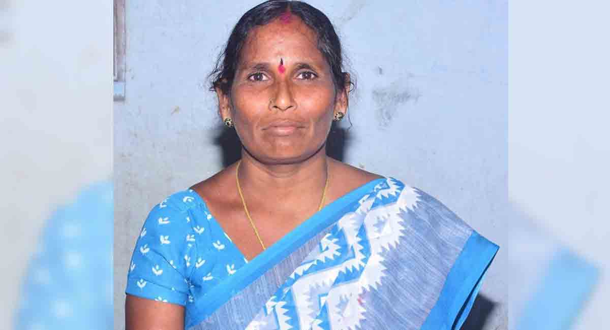 Woman farm labourer struck dead by lightning in Mancherial