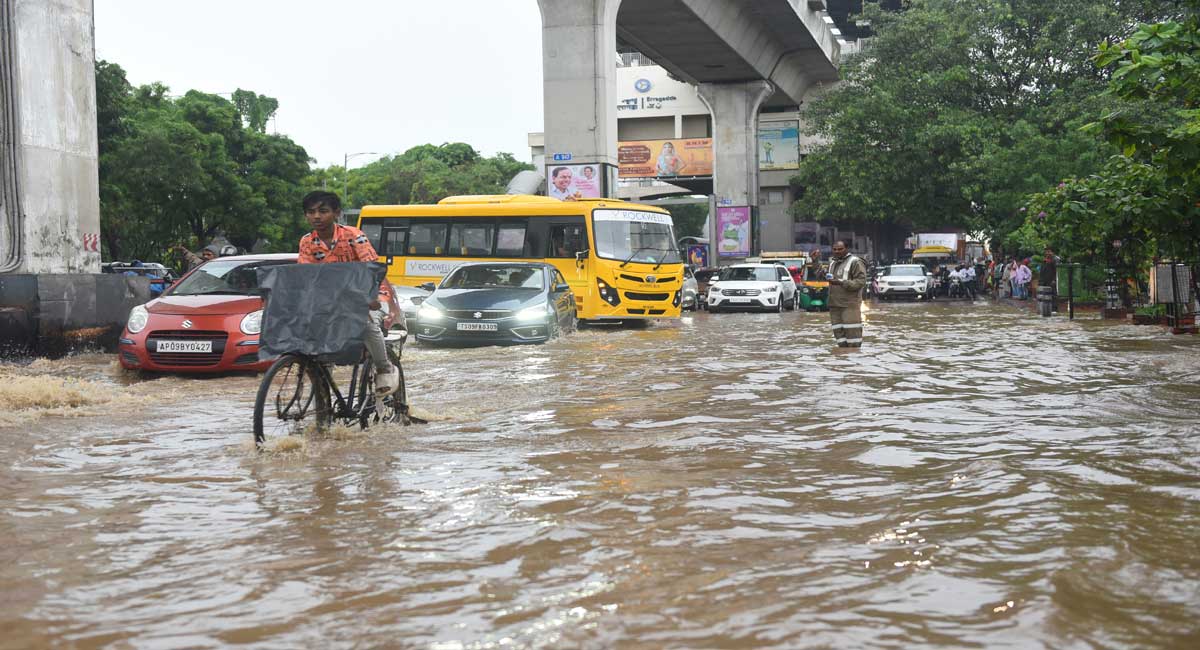 Heavy rains lash Hyderabad once again