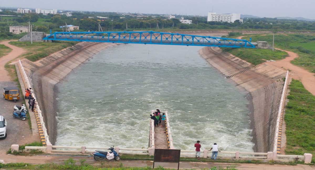 Karimnagar: LMD water being released through Kakatiya canal