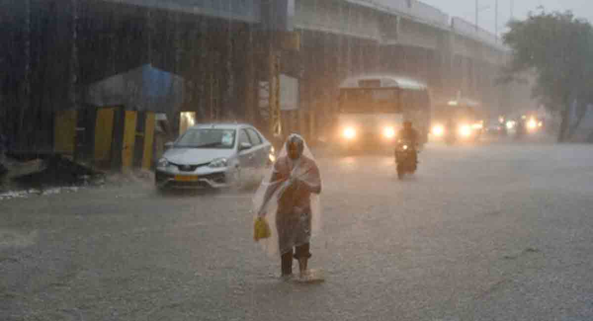 IMD issues rain red alert for few districts till Wednesday