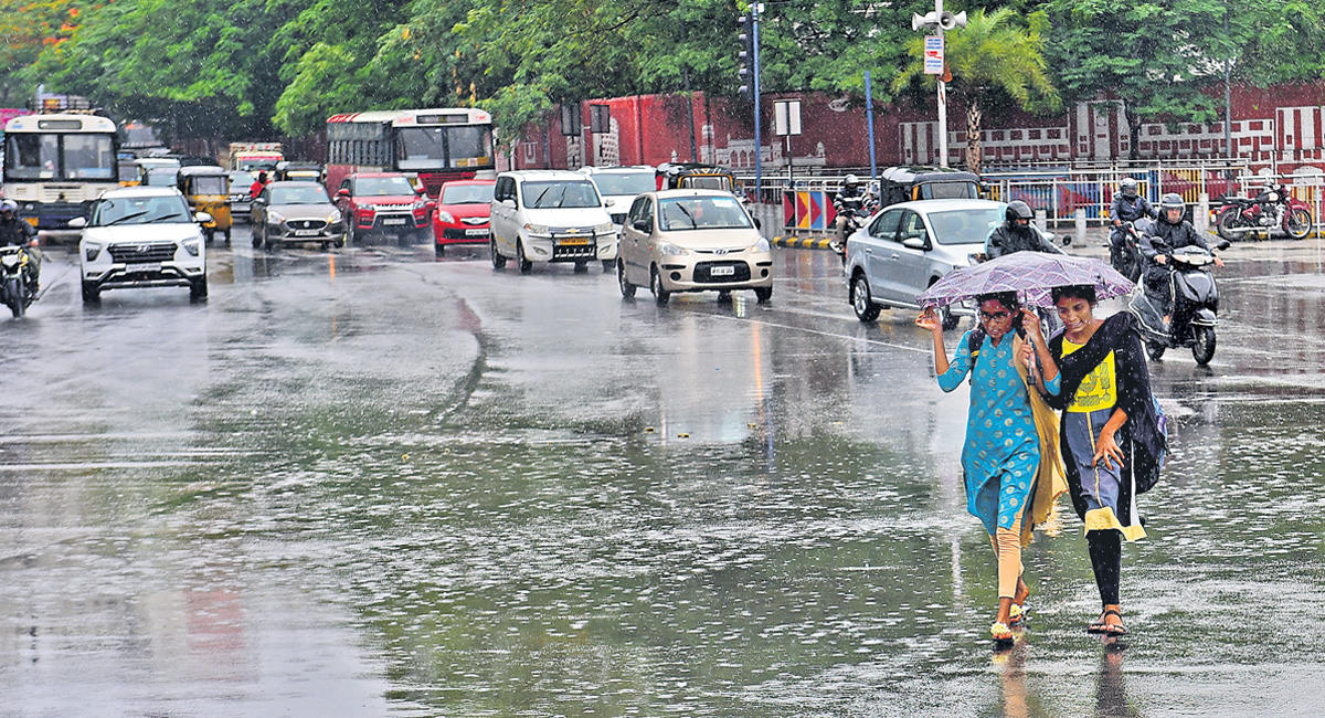 Wet weekend brings Hyderabad to a standstill - Telangana Today