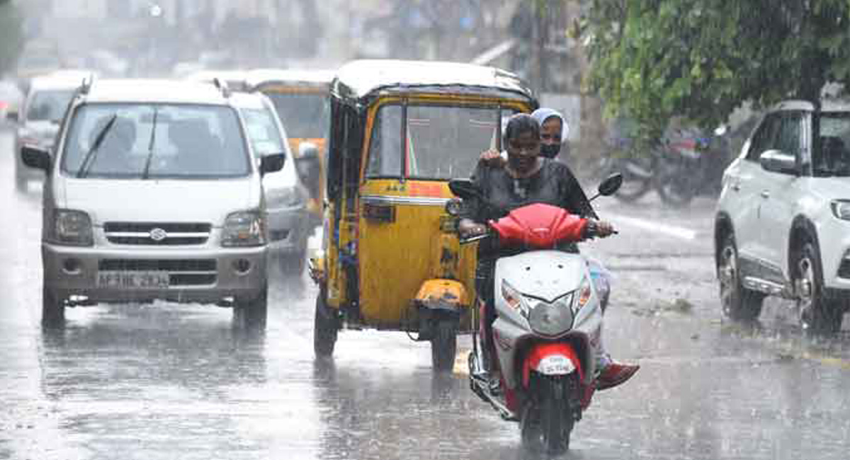 Telangana: Red alert issued for eastern districts on Tuesday