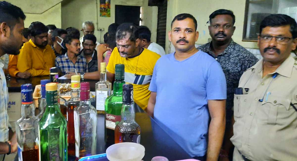 Six bar and restaurant managers held in Warangal tri-cities