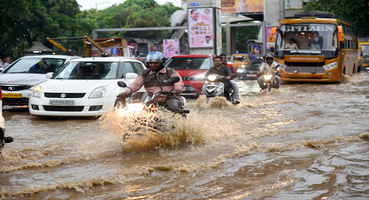 Heavy rains lash Hyderabad once again