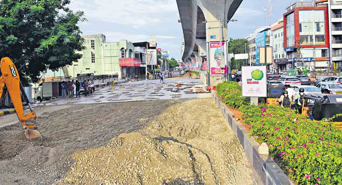 Hyderabad: No respite for commuters as Picket nala work drags on