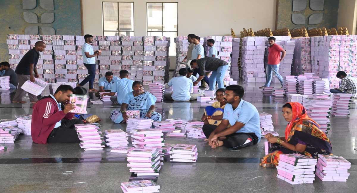 Patancheru MLA to distribute note books to 33,000 govt school students