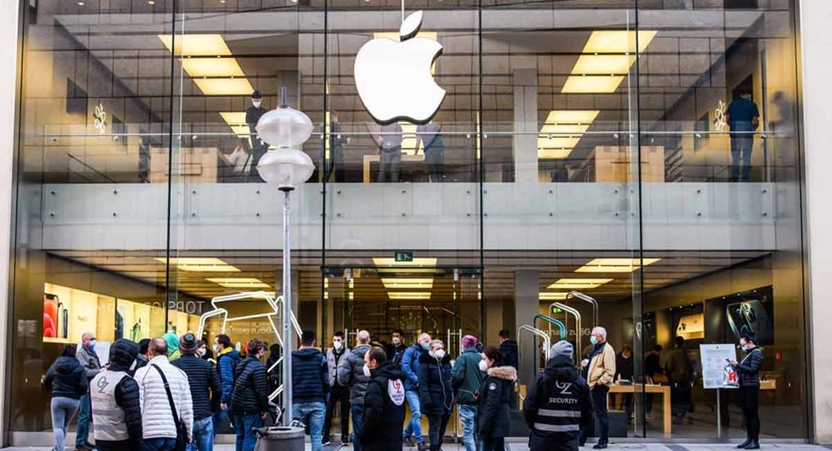 Apple lays off 100 contract recruiters: Report