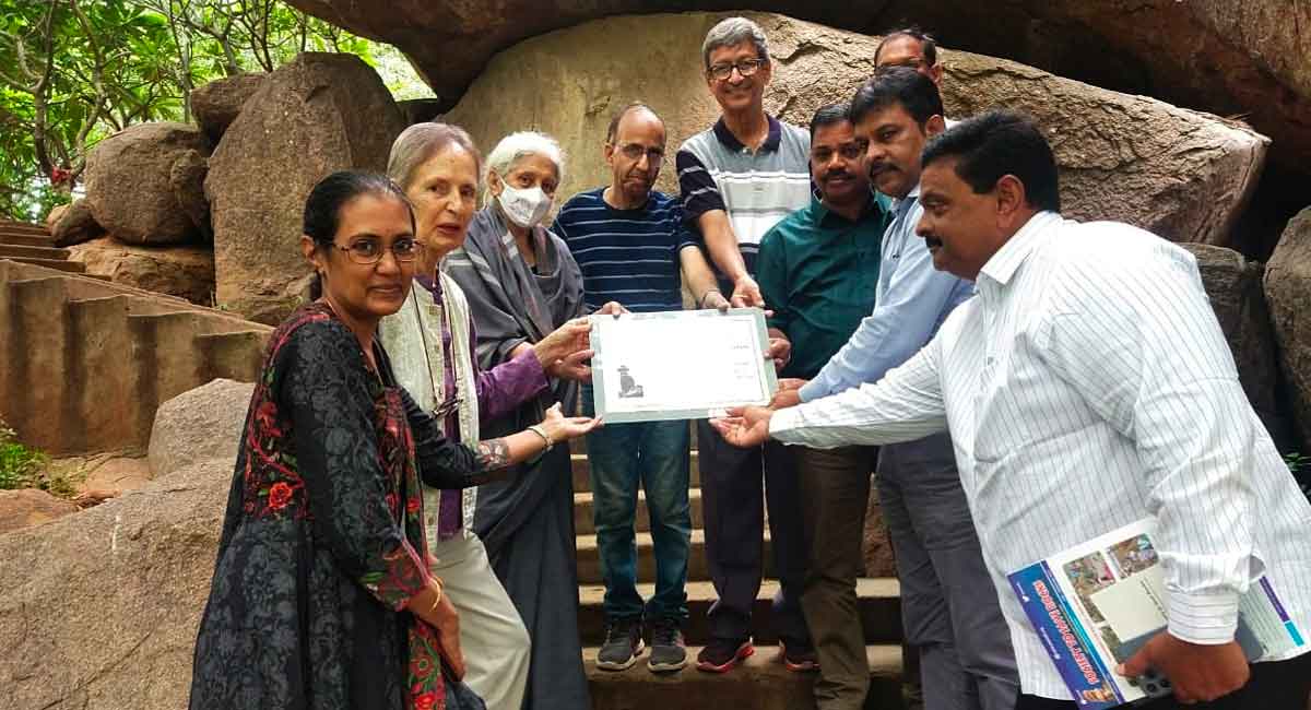 Society to Save Rocks felicitate GHMC officials for preserving rocks in city parks