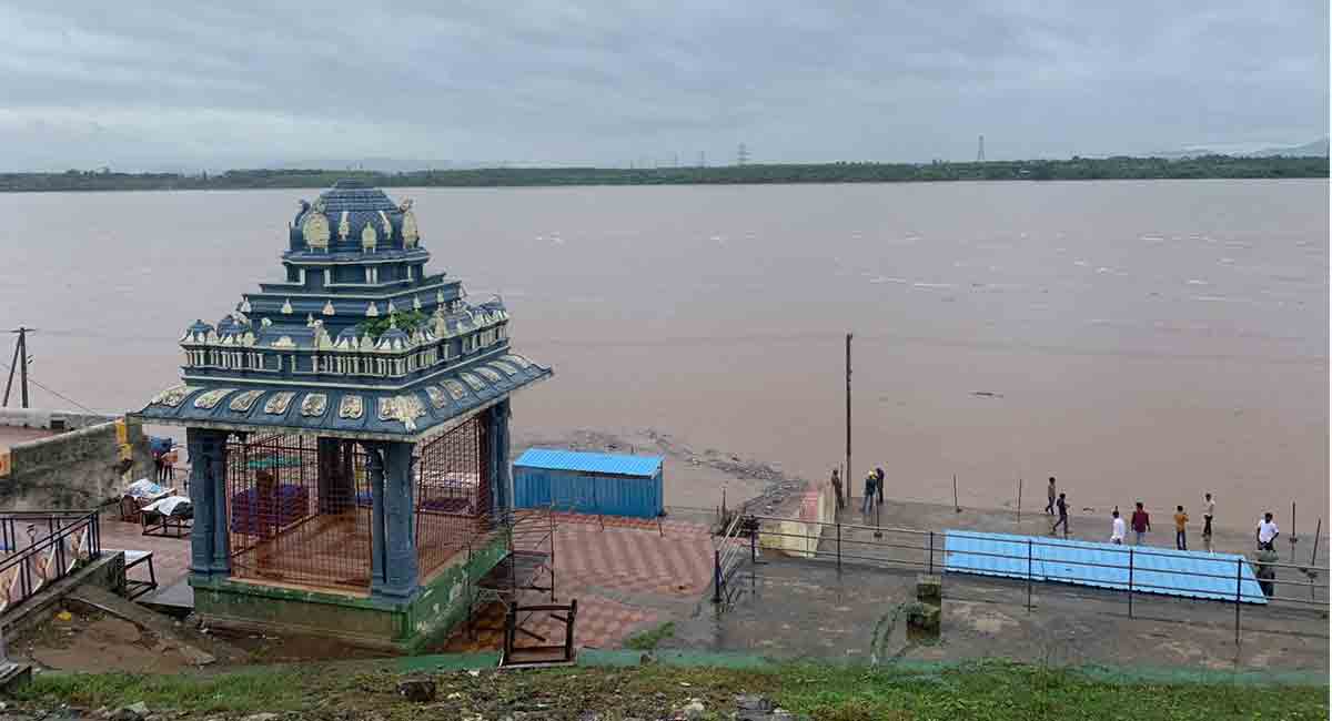 Godavari water level rises again at Bhadrachalam
