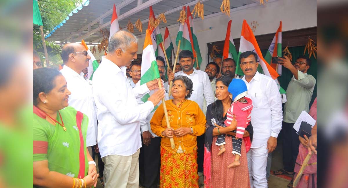 Organise Independence Day festivities in grand way: Harish to officials