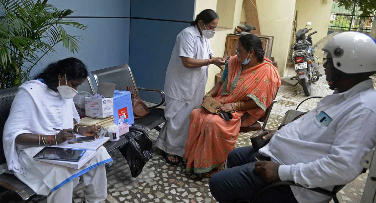 India records 17,135 new COVID-19 infections, 47 fatalities