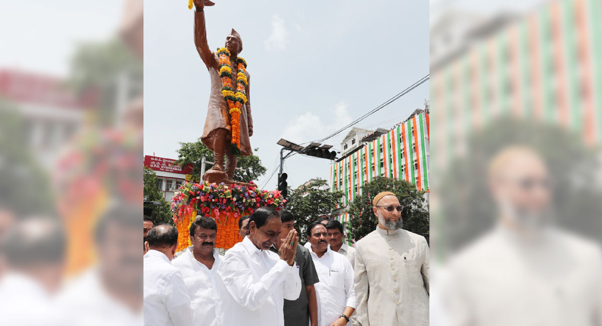 CM KCR pays grand tribute to Jawaharlal Nehru; sends clear message to BJP