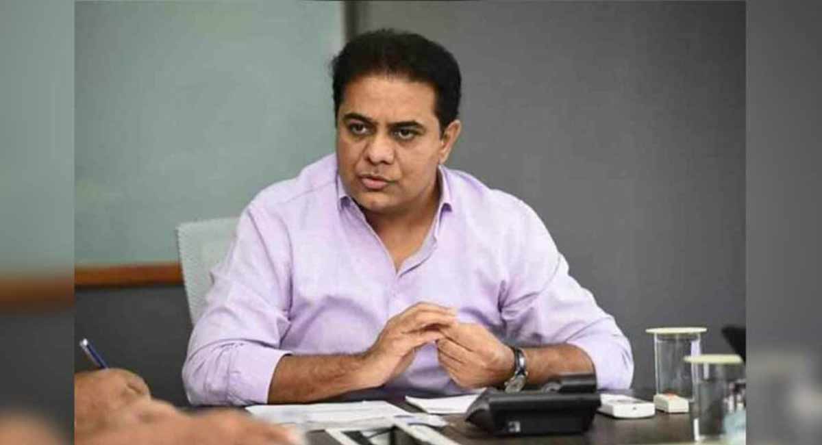 Centre did nothing for development of handloom sector : KTR