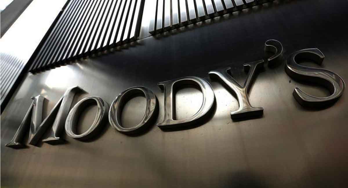 Global oil prices to fall to $70 per barrel: Moody’s Analytics