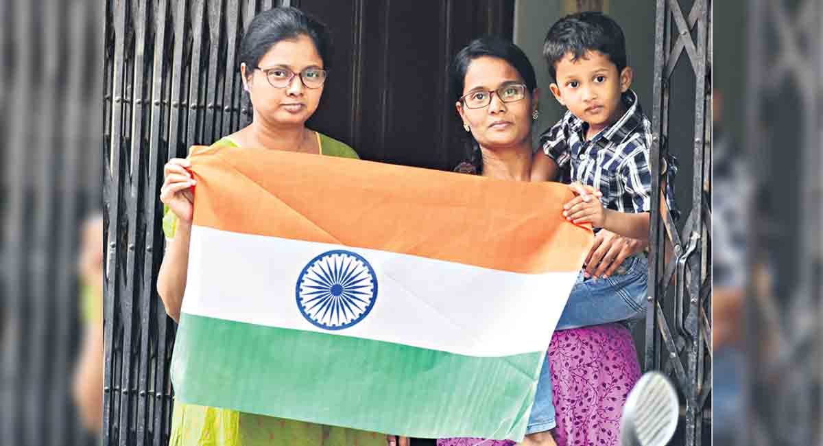 ‘Atmanirbhar’ Telangana distributes 1.2 crore national flags