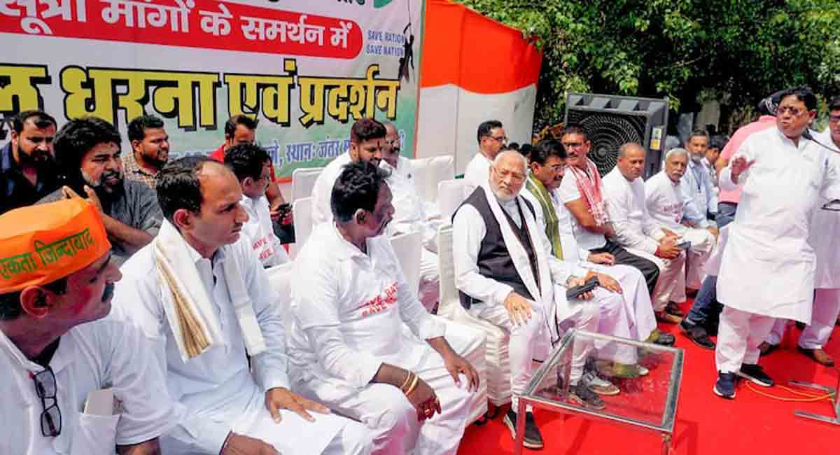 PM Modi’s brother protests at Jantar mantar over price rise