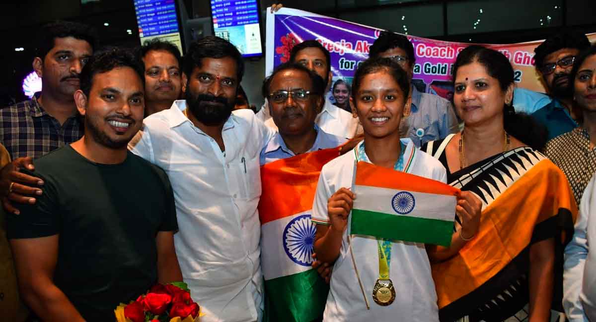 CWG 2022 gold-medalist Sreeja returns to rousing reception in Hyderabad