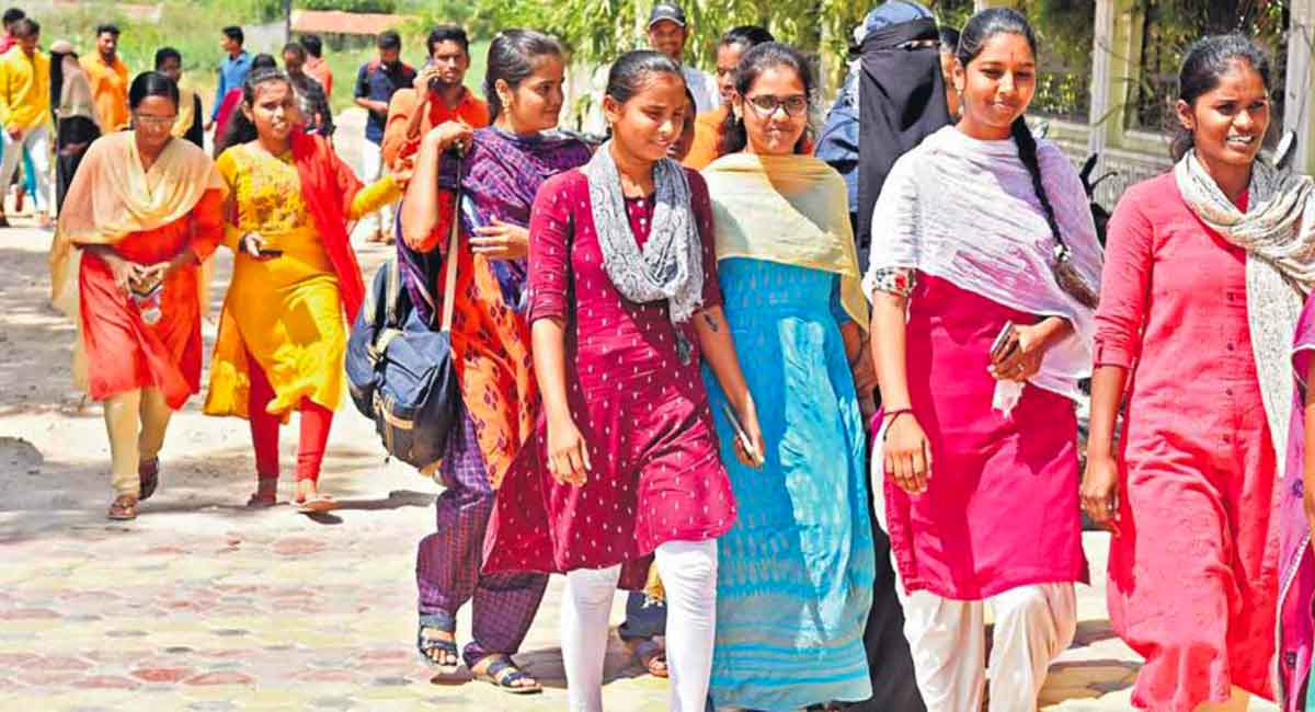 Commerce top choice for students at UG level in Telangana