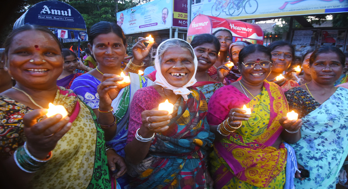 ‘Swatantra Bharata Vajrotsavalu’ concludes with patriotic fervour in Hyderabad