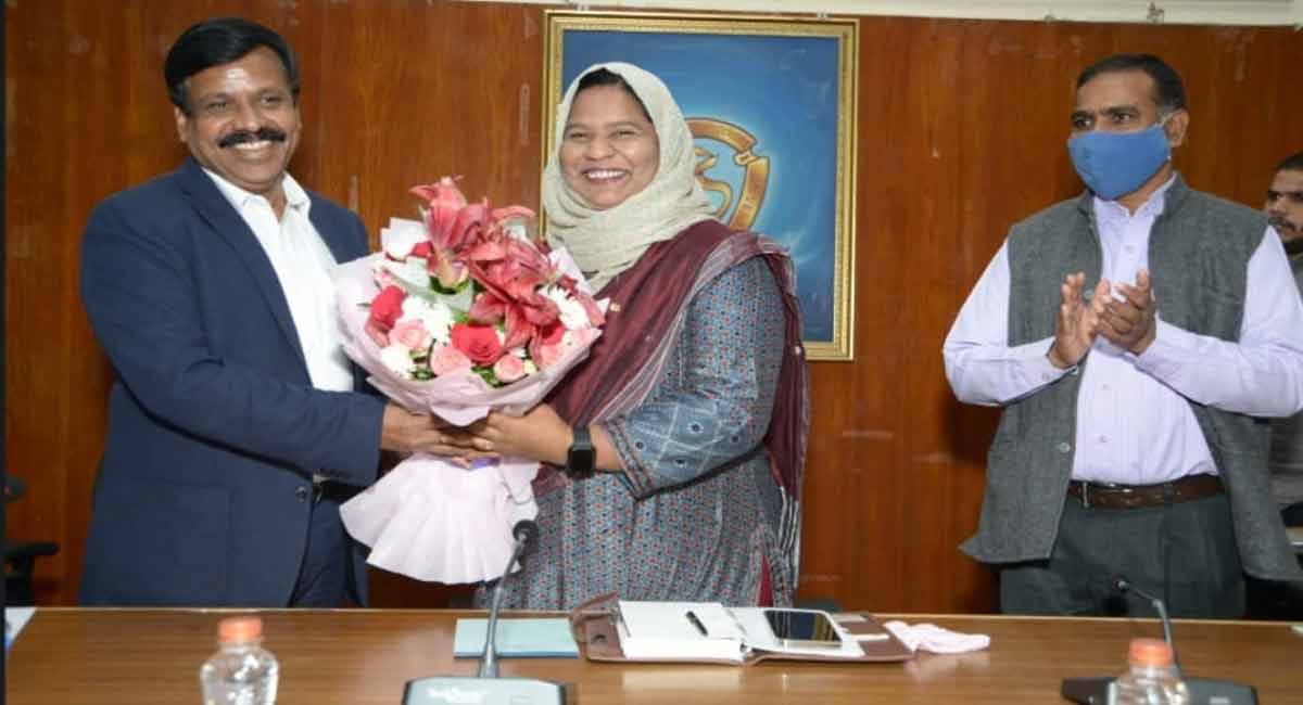 Member of the National Minority Commission visits Osmania University