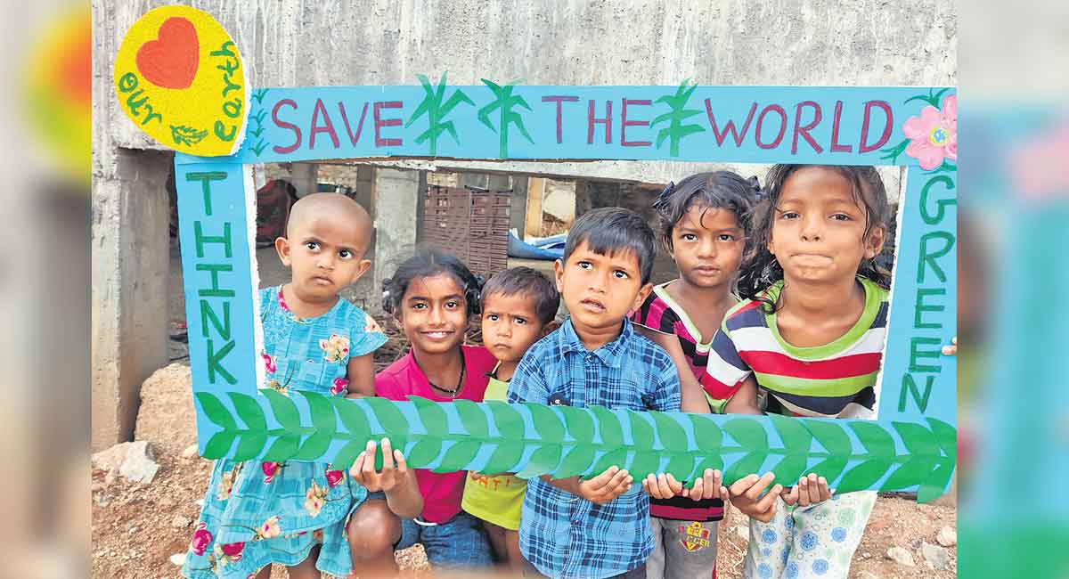 Hyderabad youth bat for plastic-free environment
