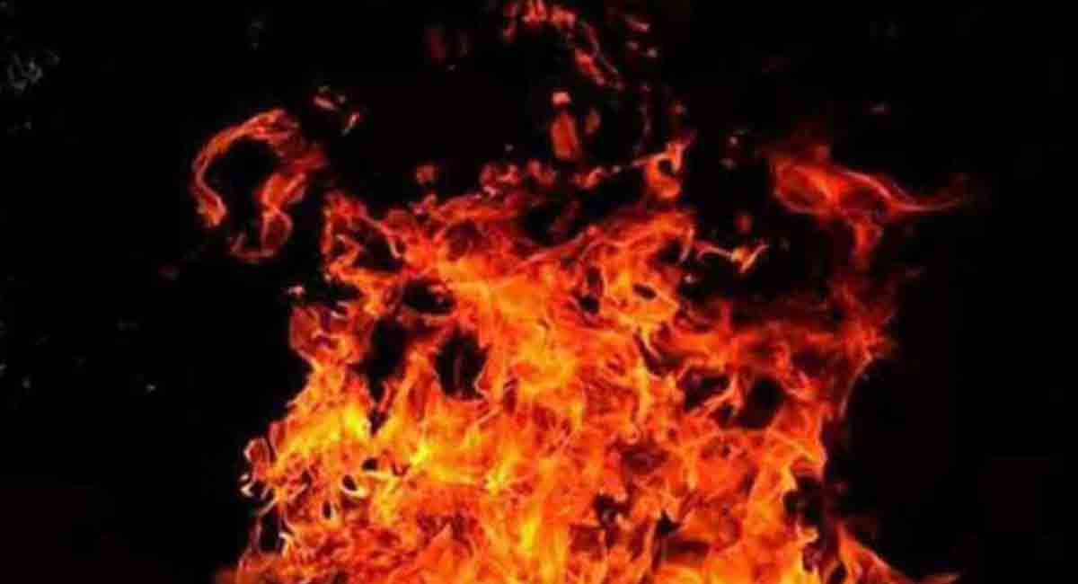 Uttar Pradesh: Wife sets husband on fire after argument over affair