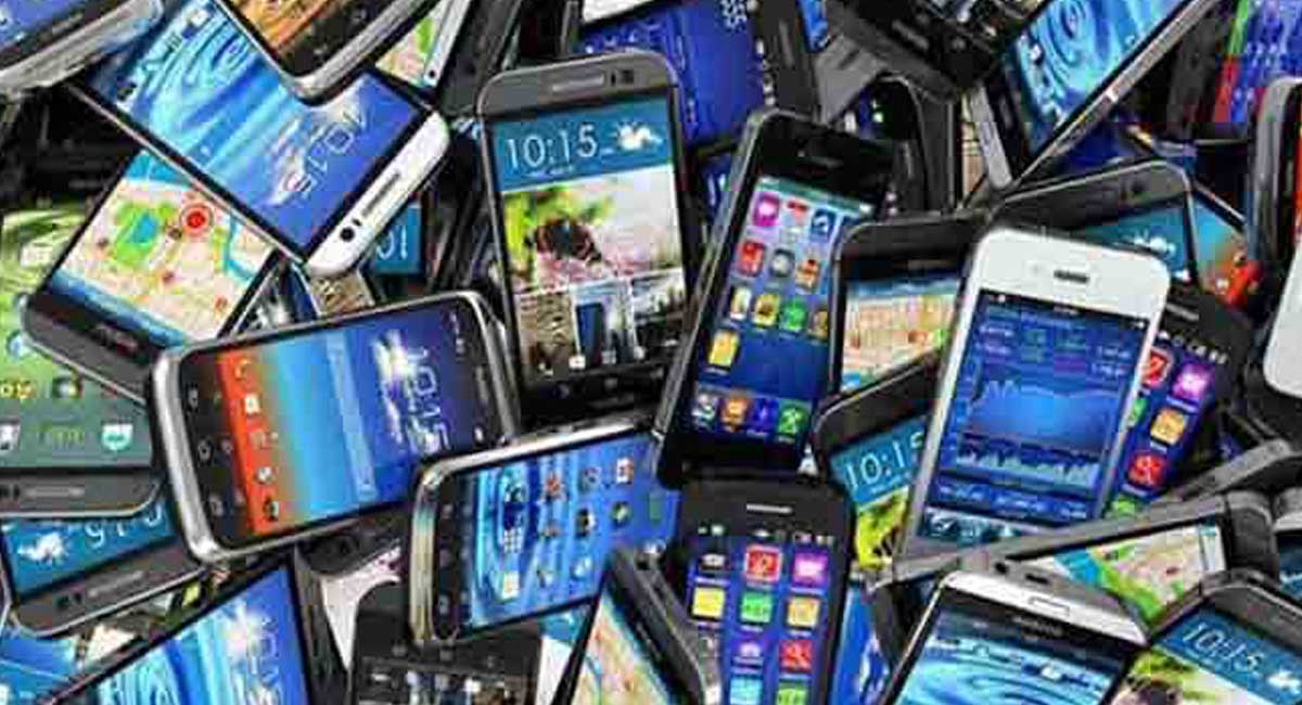 Stolen phones from Hyderabad reach Nepal and Bangladesh