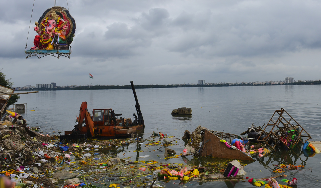 Ganesh Immersion: GHMC removes 7,334 tons of idol debris on Saturday