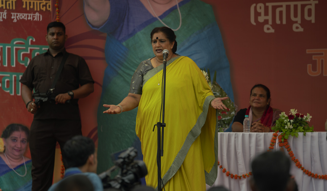 Seema Pahwa turns calculating politician Ganga Devi for ‘Jamtara Season 2’