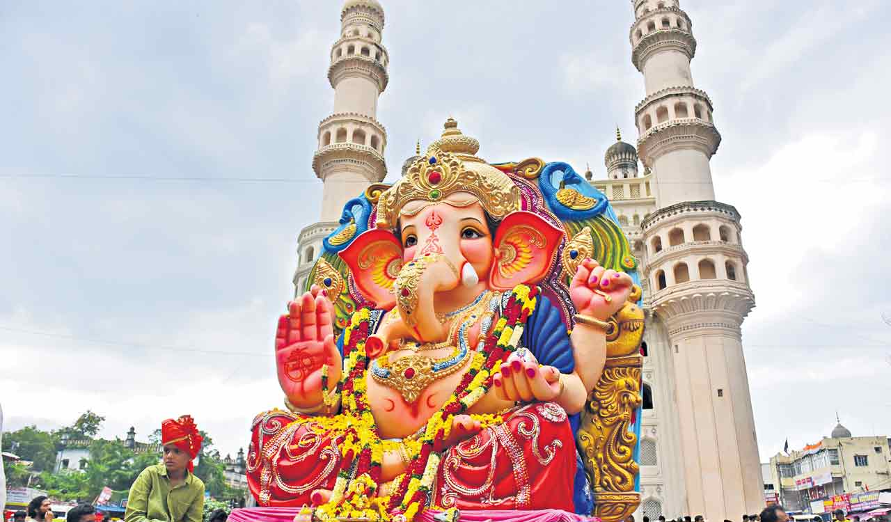 Lord Ganesha gets joyful send-off in Hyderabad