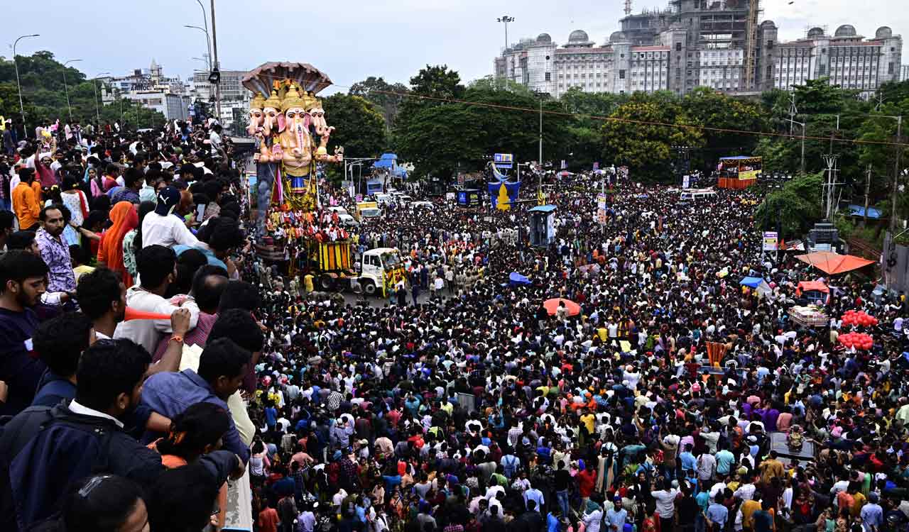 Lord Ganesha gets joyful send-off in Hyderabad