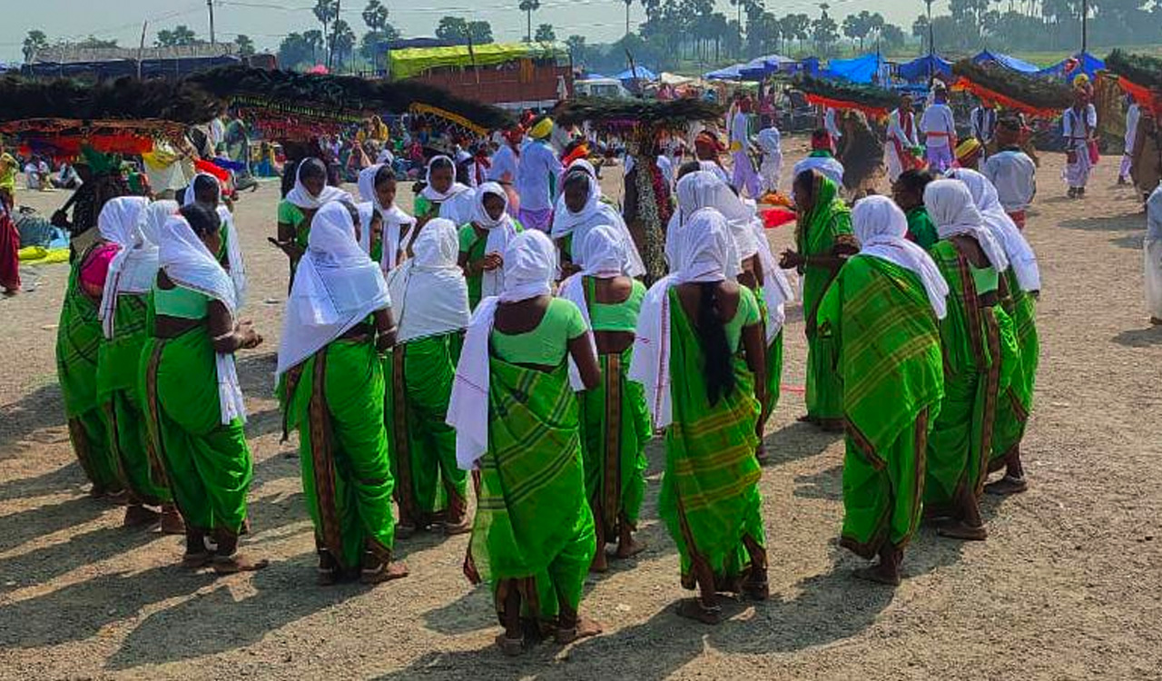 Telangana: Adivasis celebrate Dandari-Gussadi festival in Adilabad