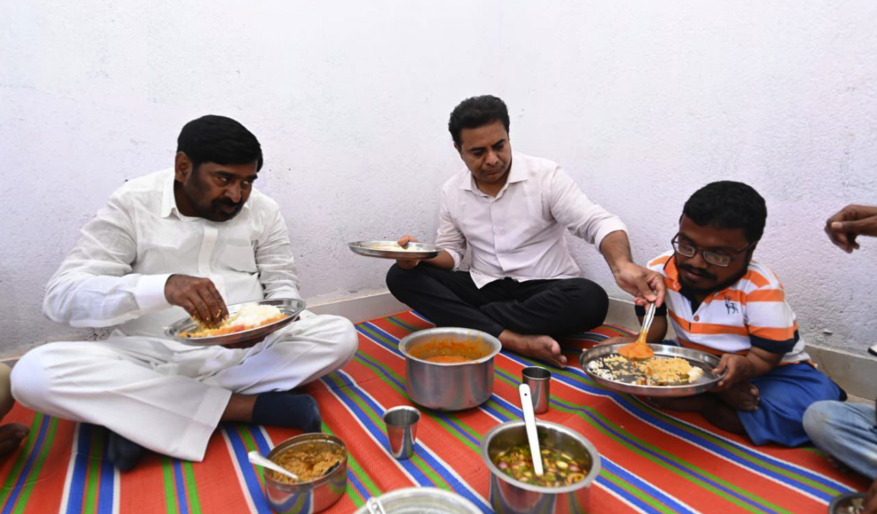 KTR visits 2BHK home of fluoride victim Amshala Swamy, has lunch