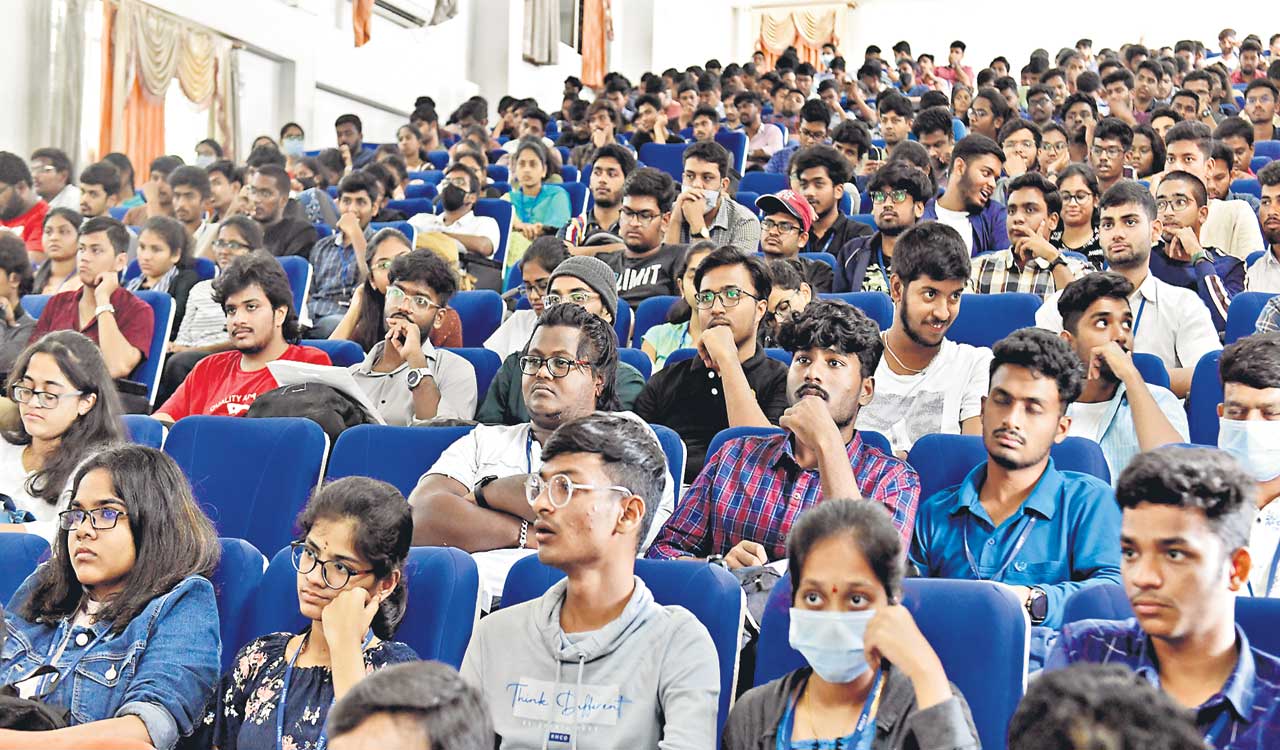 Students aspiring to study in foreign universities urged to start preparation early