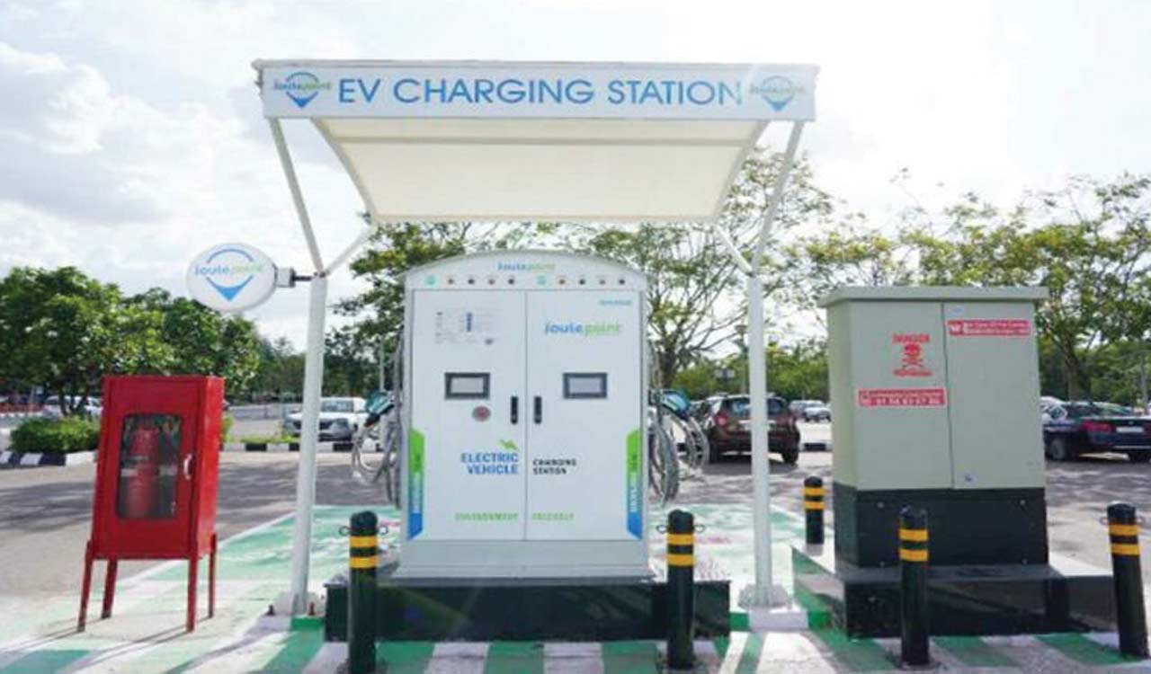 Telangana has 425 EV charging stations, 3,000 to come by 2025-Telangana  Today
