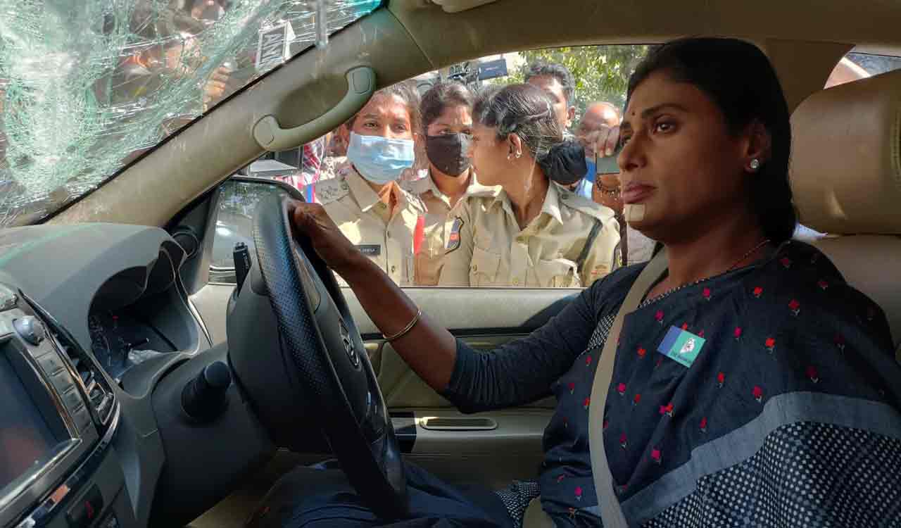 Sharmila detained on way to T’gana CM’s residence for protest
