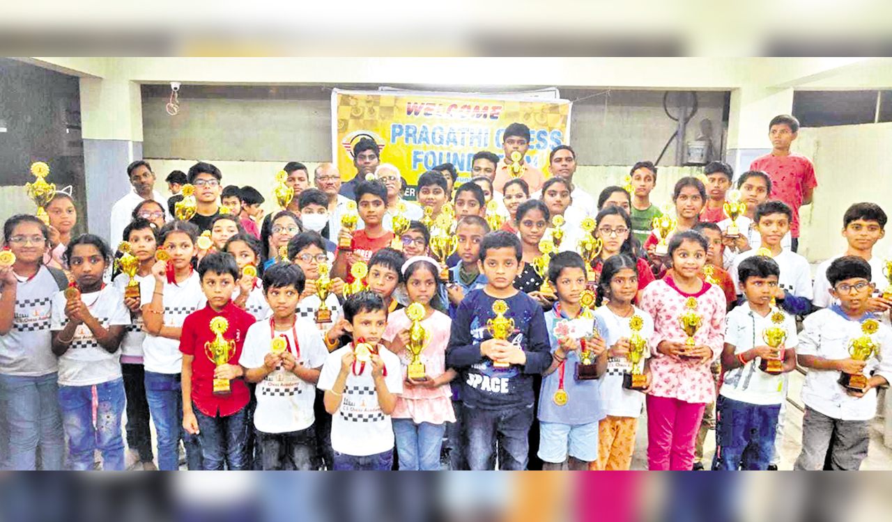 Himanesh, Srivatsa won the boys' chess tournament