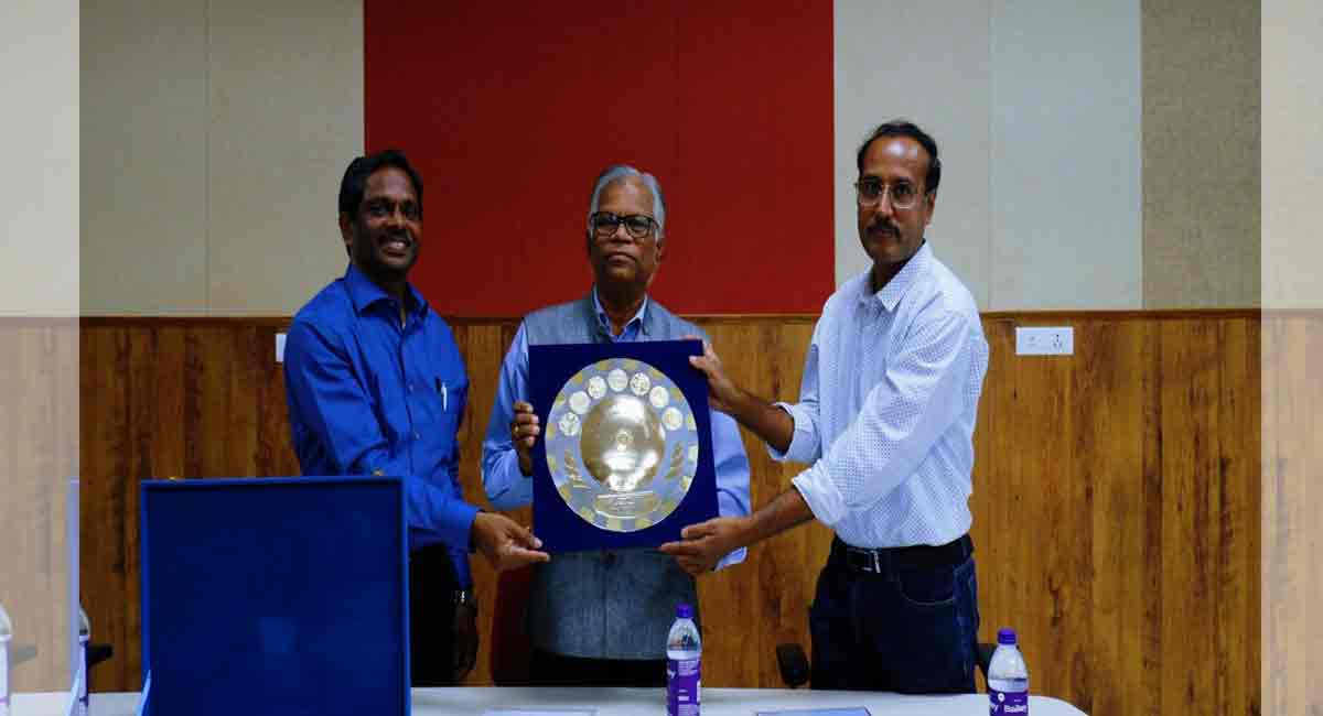Professor Surajit Dhara from University of Hyderabad receives Bhatnagar Award 