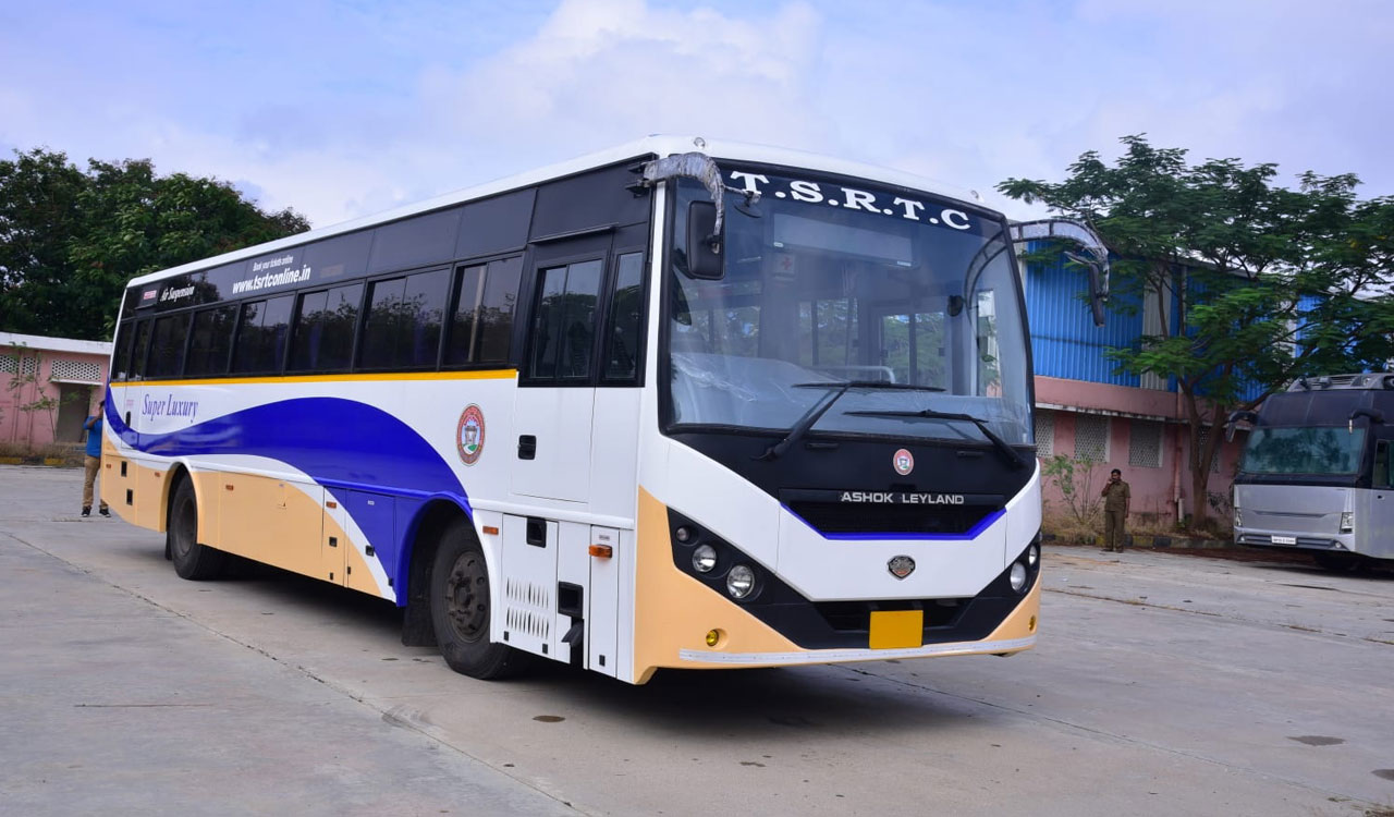 TSRTC's new super luxury buses equipped with smart features - Telangana  Today
