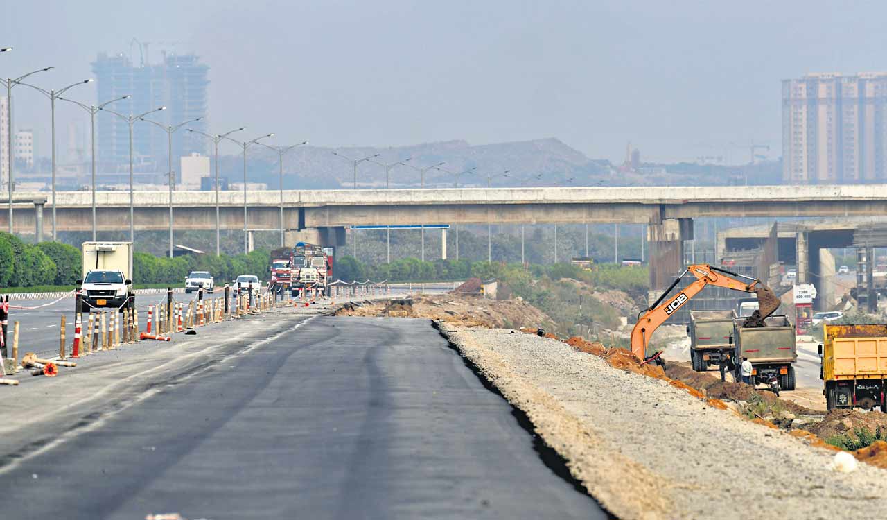 To ease traffic on way to Hyderabad airport, new six lane road has been  proposed.